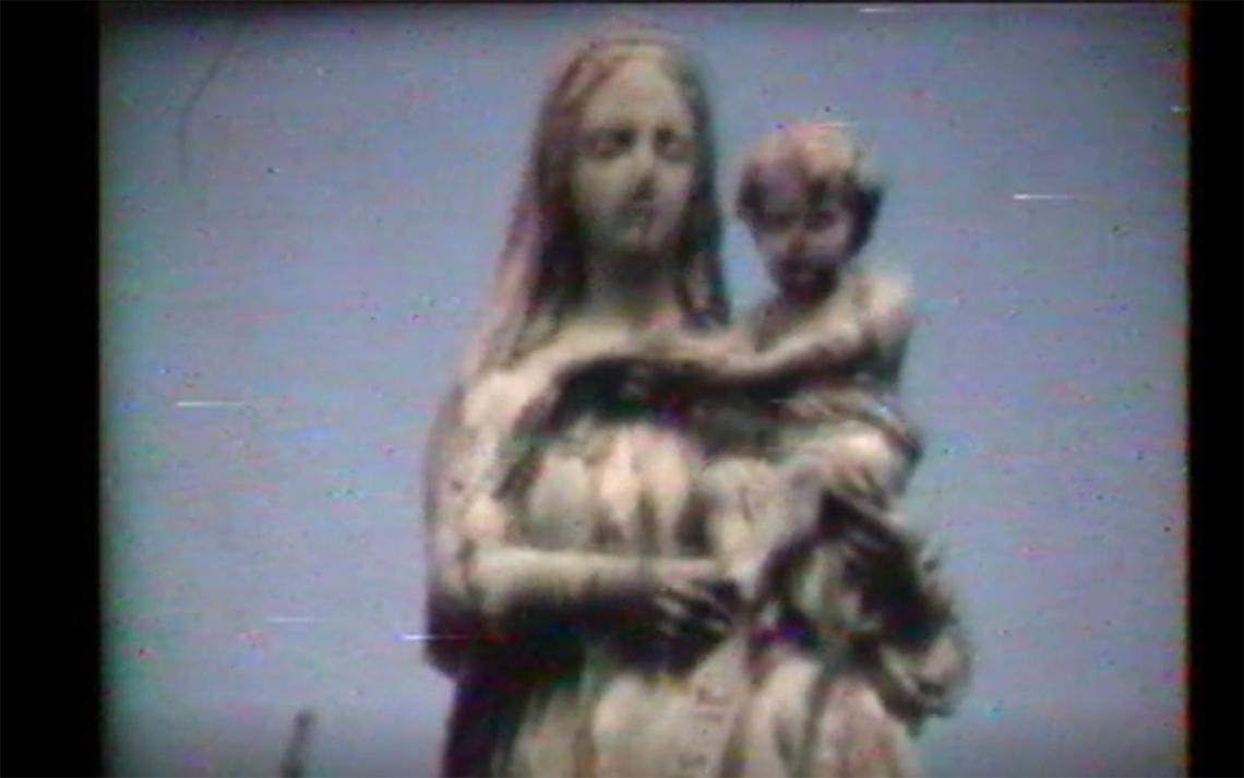 "Une femme exemplaire sur la place" (1984) de Monique Haicault